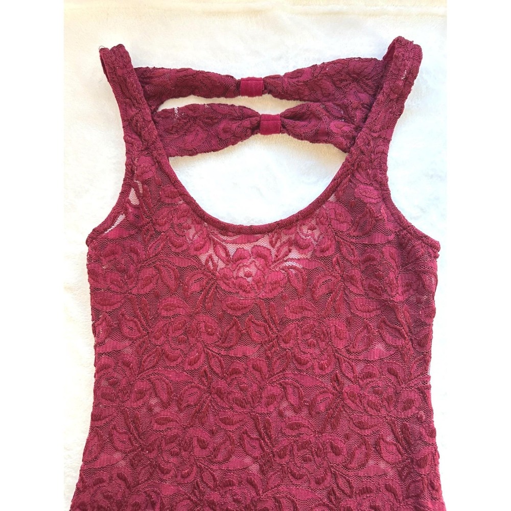 ⁠Charlotte Russe Y2K Lace Tank‎ Top M Burgundy Bow Back Cutout Coquette Vampy⁠ - Picture 3 of 8